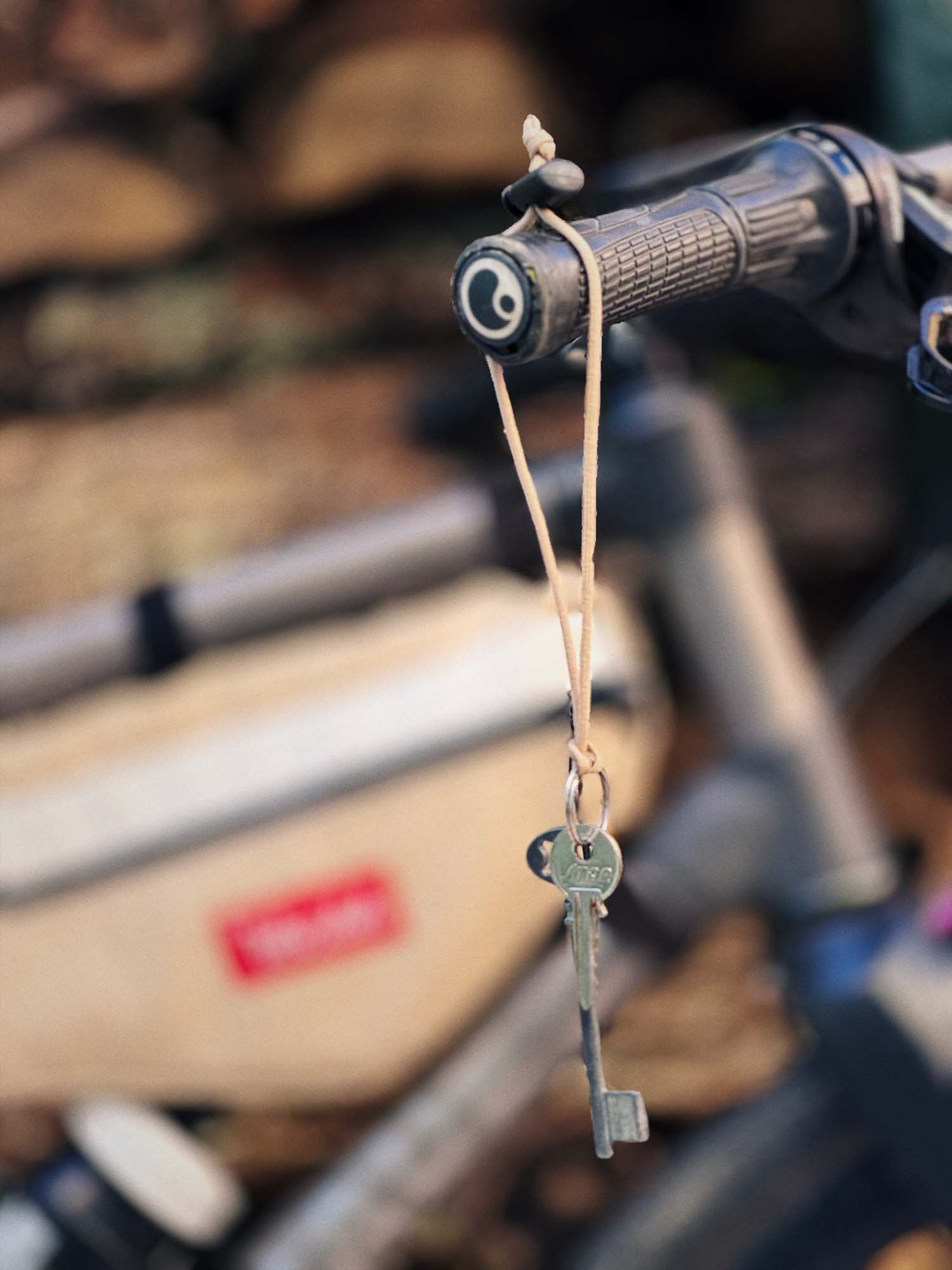 Porte-clés et sangle de dépannage