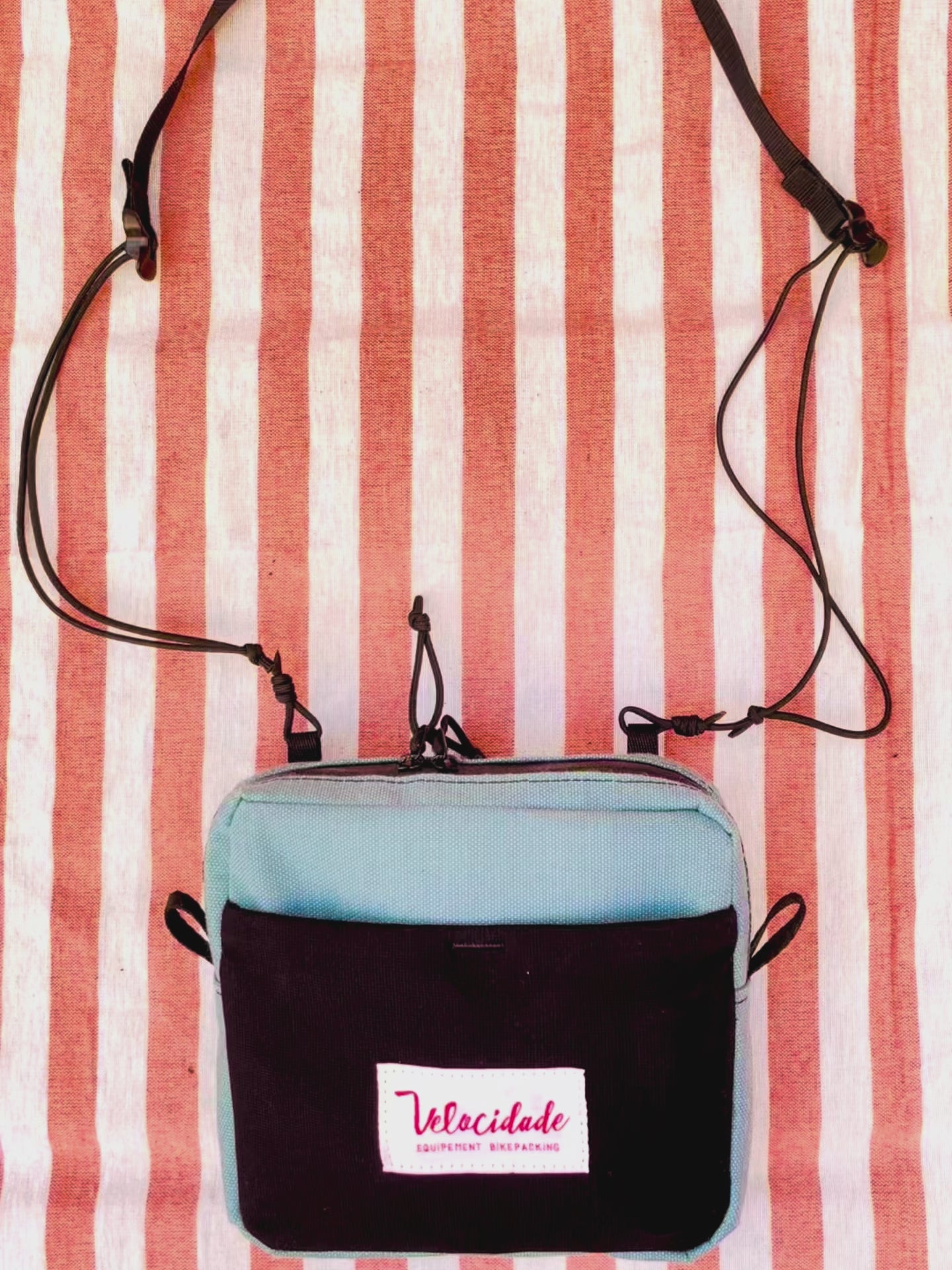 Charger la vidéo : Sacoche M57